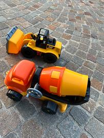 Ruspa e Camion Betoniera