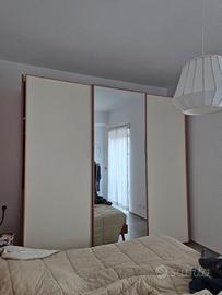 Armadio grande in vero legno