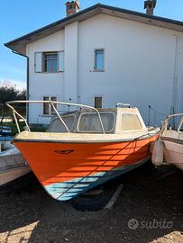 Barca cabinata 5 m x 2 m