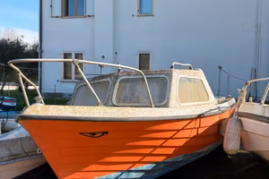 Barca cabinata 5 m x 2 m