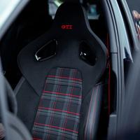 CERC O  INTERNI PER GOLF GTI