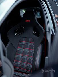 CERC O  INTERNI PER GOLF GTI