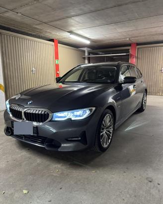BMW 330e xdrive 292cv senza superbollo