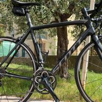 Bici da corsa scott CR1 in carbonio