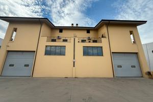 Immobile commerciale 400mq x piano