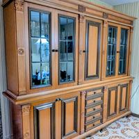 Credenza classica in legno solida e perfetta