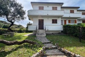 Bilocale con giardino e p. auto a 150 mt dal mare