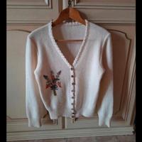 Golfino donna  con mazzo di fiori