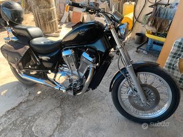 Suzuki intruder 600