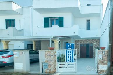 Casa indipendente ristrutturata-terrazzo -Taviano