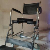 Sedia con WC anziani o disabili