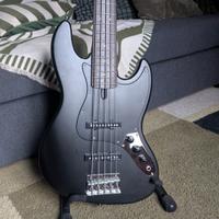 Basso elettrico Sire Marcus Miller V3 P 5 corde