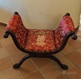 Dormeuse in stile classico, legno scolpito, elegan