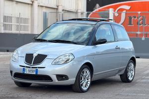 Lancia Ypsilon 1.3 MJT 75 CV Platino