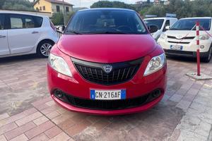 Lancia Ypsilon 1.0 FireFly 5 porte S&S Hybrid Albe