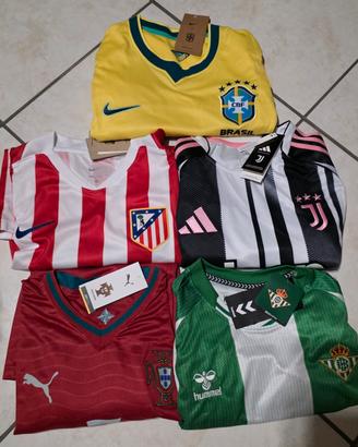 T shirts football