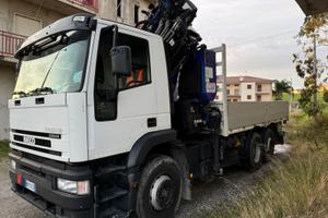 Iveco Eurotech Cursor con gru PM