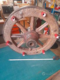 Lampadario ruota di carro