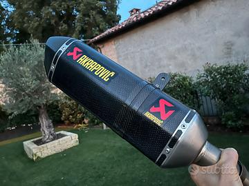 Silenziatore Akrapovic Yamaha Fazer 8 omologato