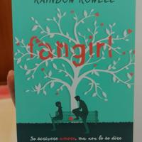 Romanzo young adult Fangirl Rainbow Rowell