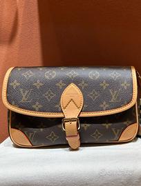 🥖Guarda questa nuovissima borsa baguette LV⭐