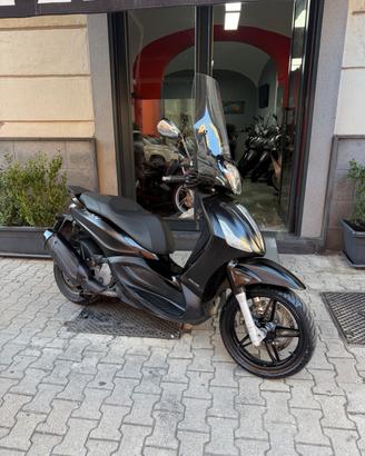 Piaggio Beverly 350 Police