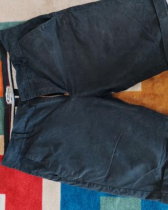 pantaloni neri corti