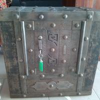 cassaforte borchiata