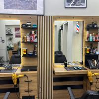 Arredamento completo per Barbiere come nuovo