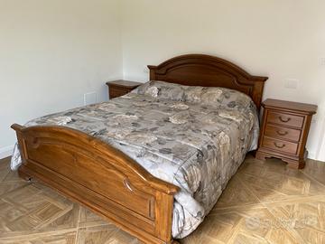 Letto in legno massello