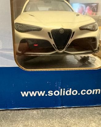 Giulia QV 1:18