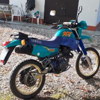 moto yamaha xt600