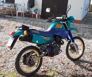 moto yamaha xt600