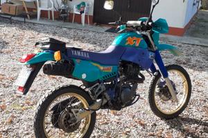 moto yamaha xt600