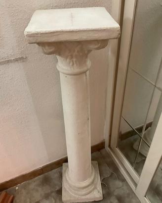 Colonna porta statua
