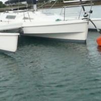 Trimarano a vela