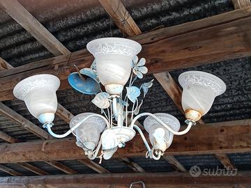 Lampadario  in ferro battuto