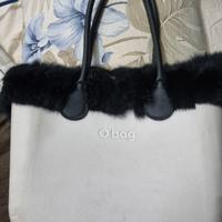 obag bianca con pellicciotto nero