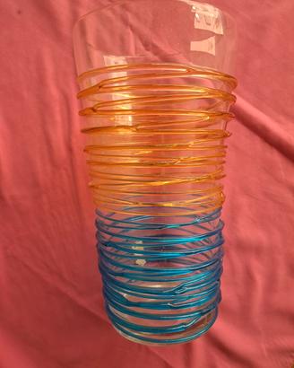 vaso lavorato in vetro
