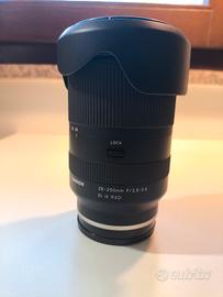 Tamron 28-200mm attacco Sony FE