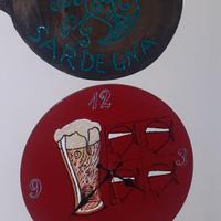 Orologio rosso 4 mori con quadro legno sardo