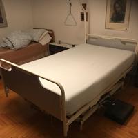 Letto sanitario motorizzato