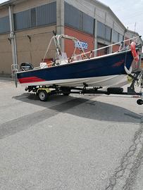 Barca a motore