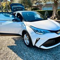 Toyota C-HR 1.8 Hybrid E-CVT Business PARI AL NUOV