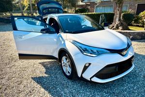 Toyota C-HR 1.8 Hybrid E-CVT Business PARI AL NUOV
