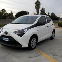 TOYOTA Aygo Connect 1.0 VVT-i 72 CV 5 porte x-play