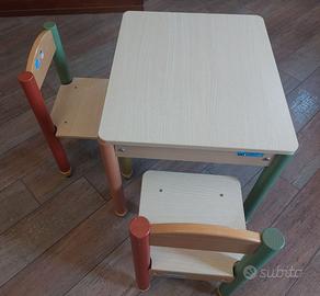 Tavolino + 2 sedie Foppapedretti per bambini