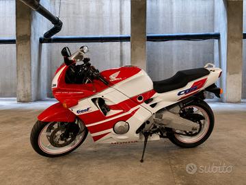 Moto Honda CBR 600 F1 iscritta Asi