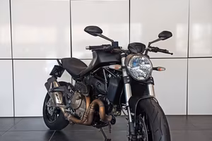 Ducati Monster 821 Dark ABS