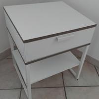 Comodino e pouf contenitore Ikea